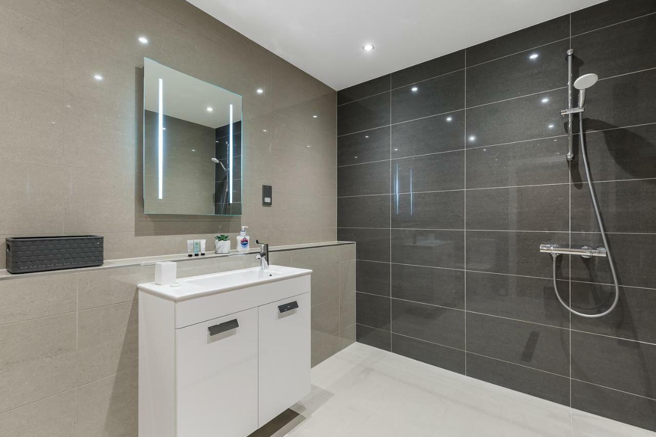 The Lion Gate Apartments East Molesey Ngoại thất bức ảnh