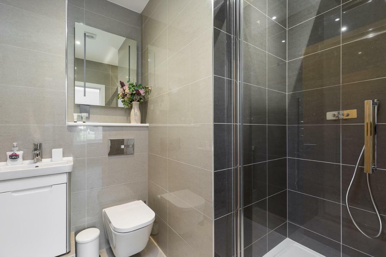 The Lion Gate Apartments East Molesey Ngoại thất bức ảnh
